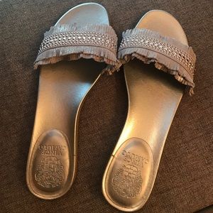 VINCE CAMUTO SLIP ON SANDALS